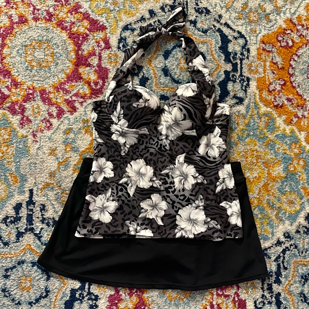 Jaclyn Smith Floral Sweetheart Neckline Animal Print Halter Tankini set